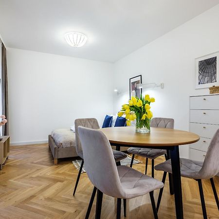 كراكوفيا Tyzenhauz Suites Topolowa المظهر الخارجي الصورة