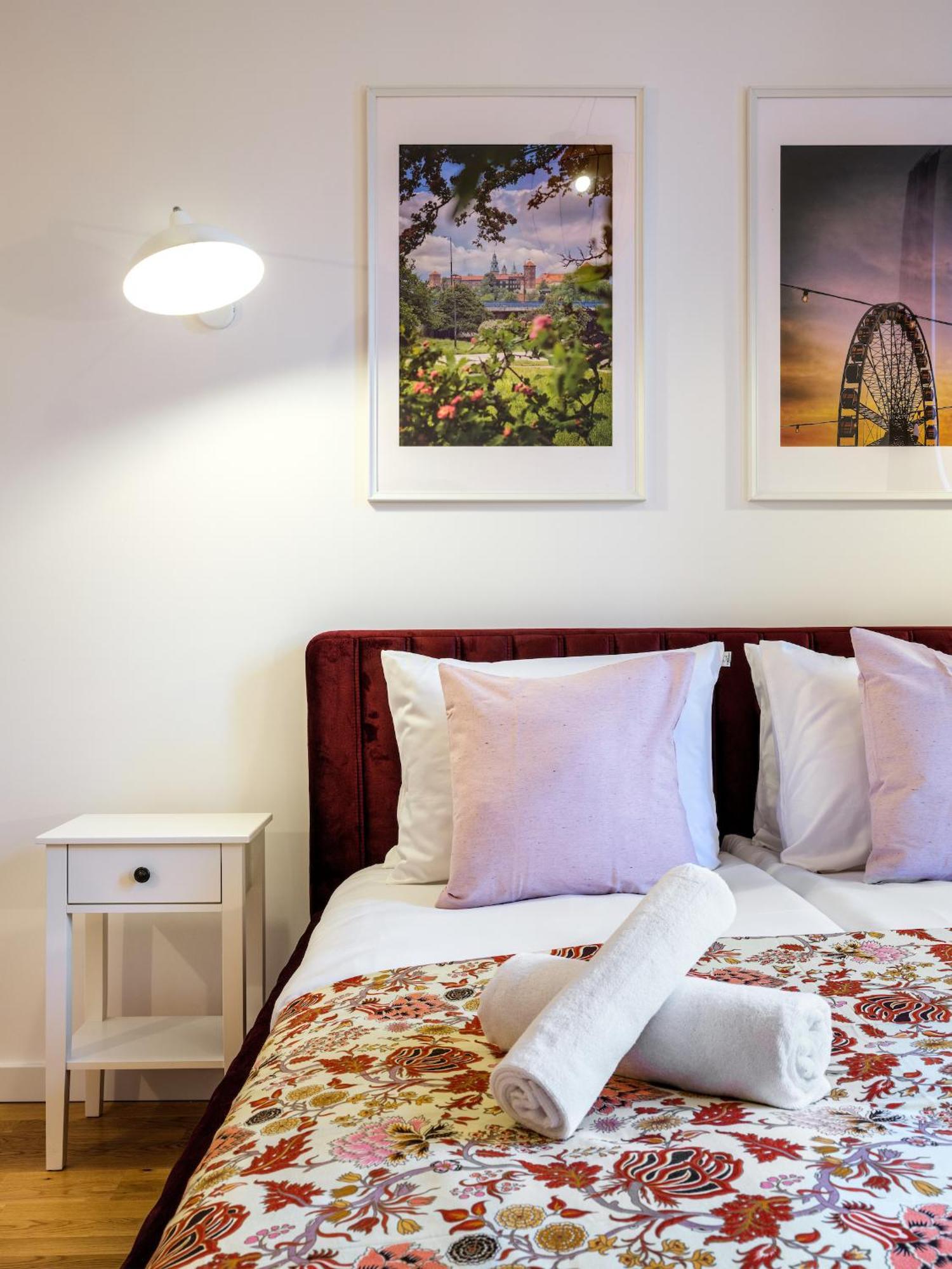 كراكوفيا Tyzenhauz Suites Topolowa المظهر الخارجي الصورة